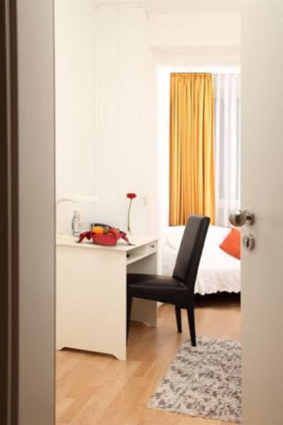 Stadt-Gut-Hotel Rheinischer Hof Essen Dış mekan fotoğraf